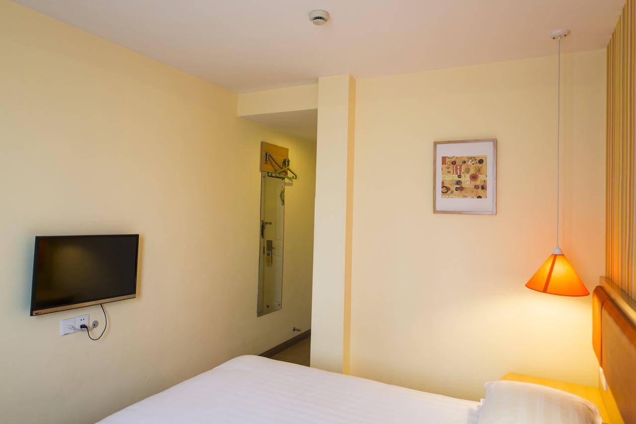 Home Inn Shanghai Daning International Guangzhong Road Circus City المظهر الخارجي الصورة